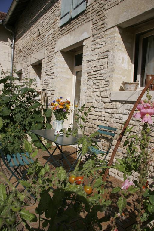 Côté-Serein - Les chambres du Clos-Malo Noyers-sur-Serein Exterior foto